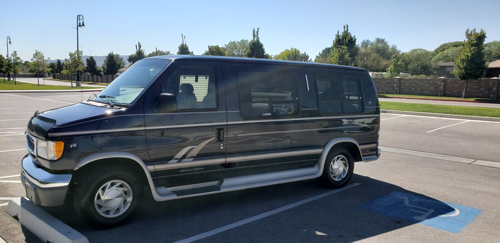 1999 Ford E-Series E-150