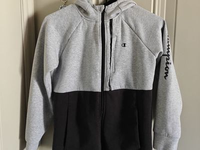 Champion Zip-up Hoodie Size M 10-12
