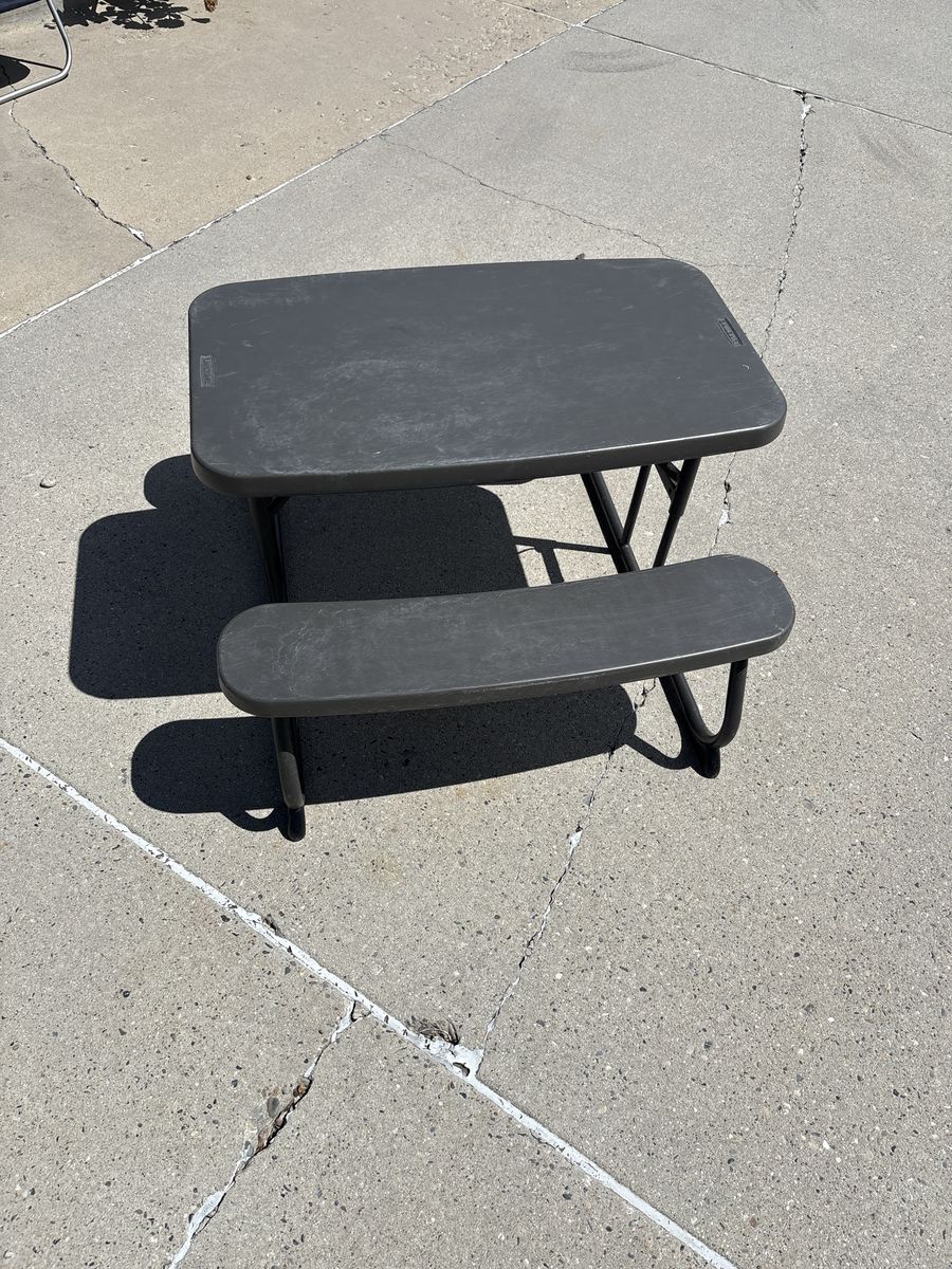 Lifetime Children's Plastic Picnic Table - Dark Gray Used