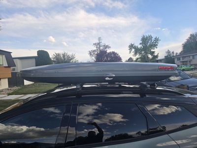 Yakima Skybox LoPro 15 Titanium Roof Box W/Locks