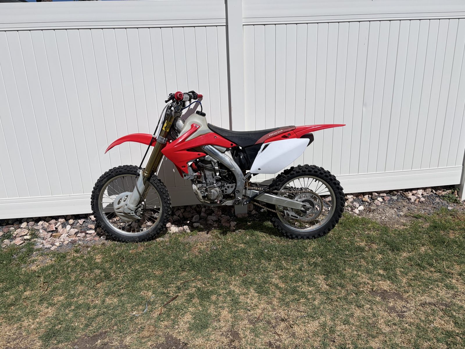2007 Honda CRF 450R Dirt Bike - Red/White, MX Ready
