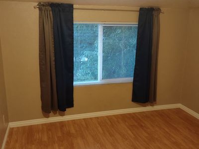 Private room available now