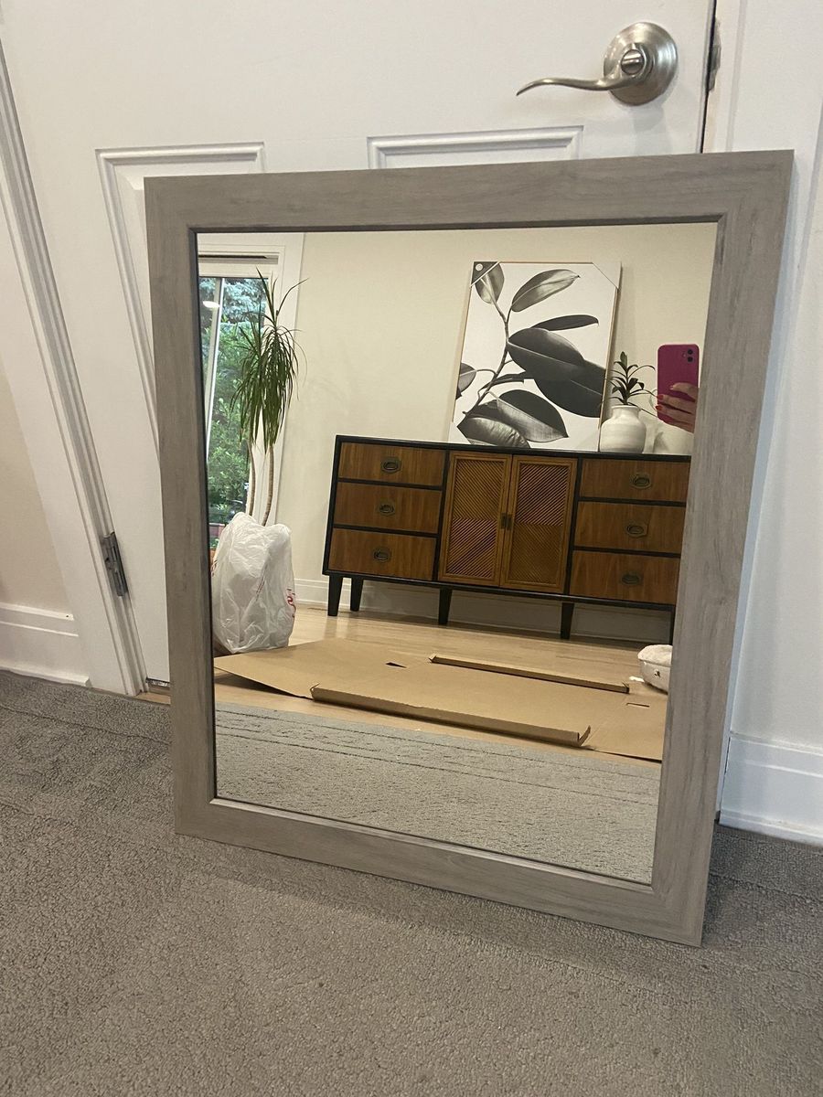 Brand new wall mirror for sale — never used