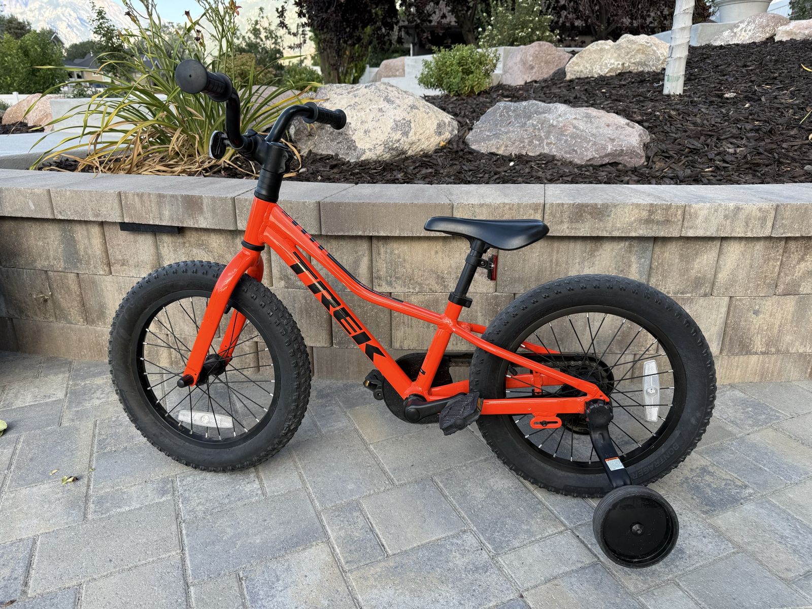 Trek Precaliber 16” Red Kids Bike Bicycle with Training Wheels – Great Condition