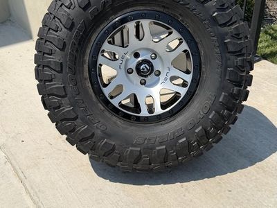 Jeep Wrangler Gladiator Rims and Tires 37/12.50R17 Toyo RT Pro Almost New