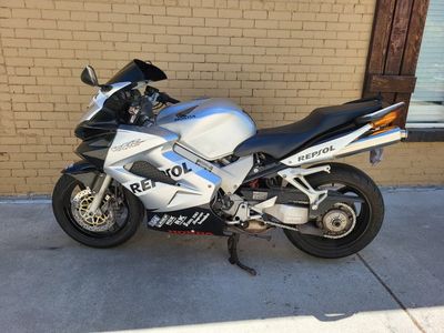 Nice Honda VFR 800 Interceptor Repsol bullet bike