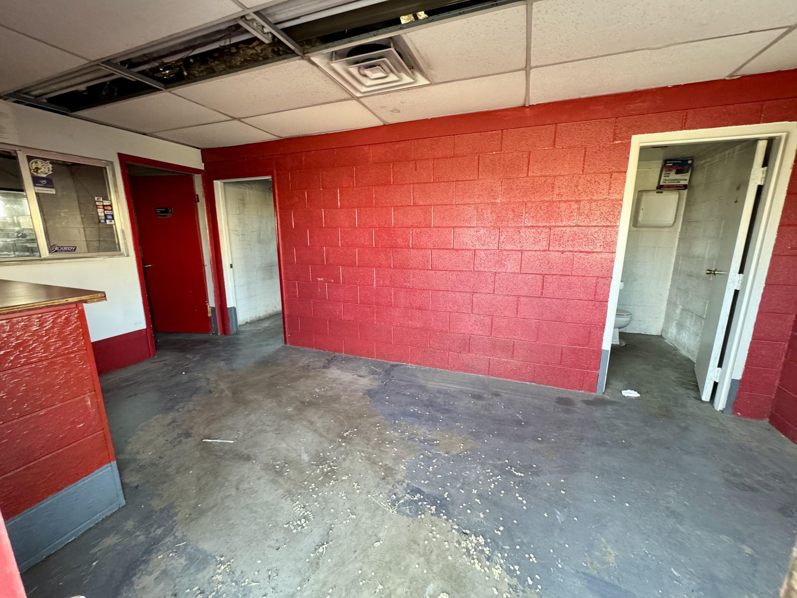 Main image 6