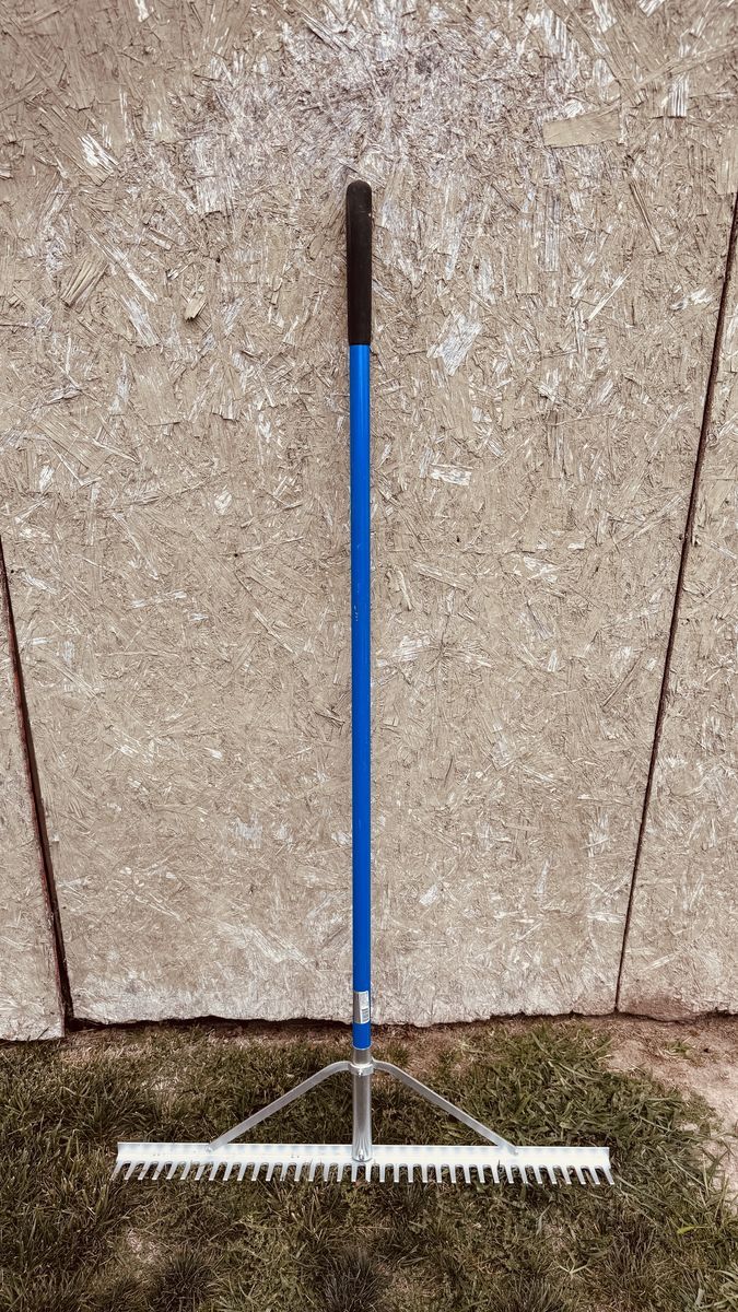 Landscape Grading Rake / Ground Leveling Rake