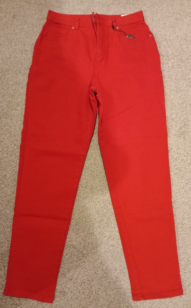 Gloria Vanderbilt Red Stretch Pants
Size 14
New Ne