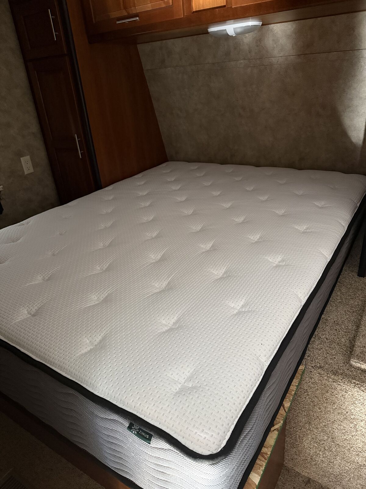 Queen Zinus Mattress