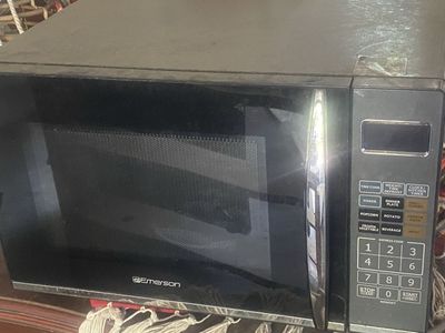 emerson large microwave