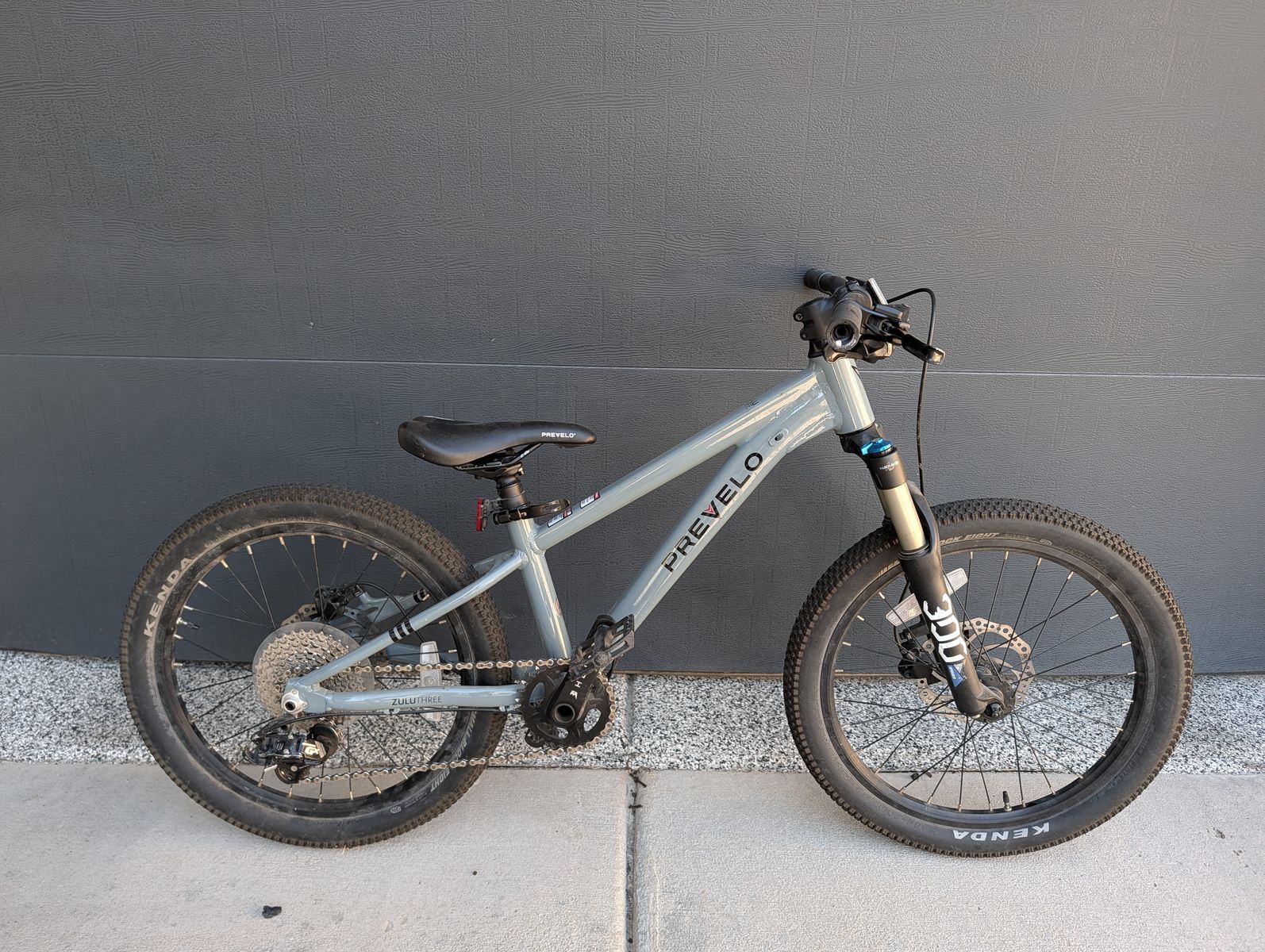 Prevelo Zulu Three 20-inch kids mountain bike