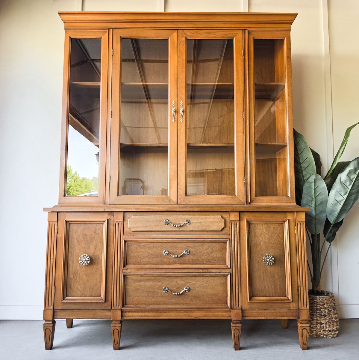 *FREE DELIVERY* Vintage Wood Hutch/Buffet!