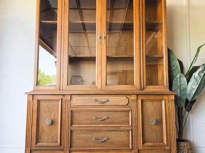 *FREE DELIVERY* Vintage Wood Hutch/Buffet!