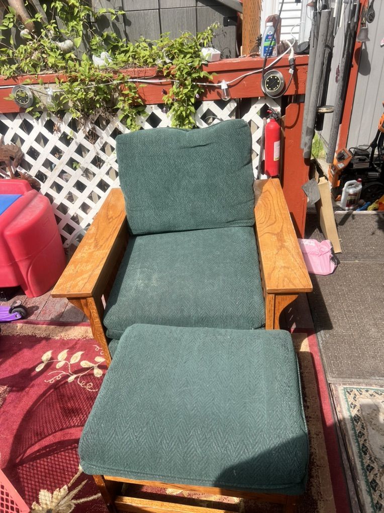 CHEROKEE CHAIR With OTTOMAN