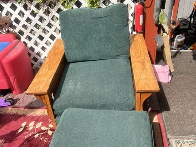 CHEROKEE CHAIR With OTTOMAN