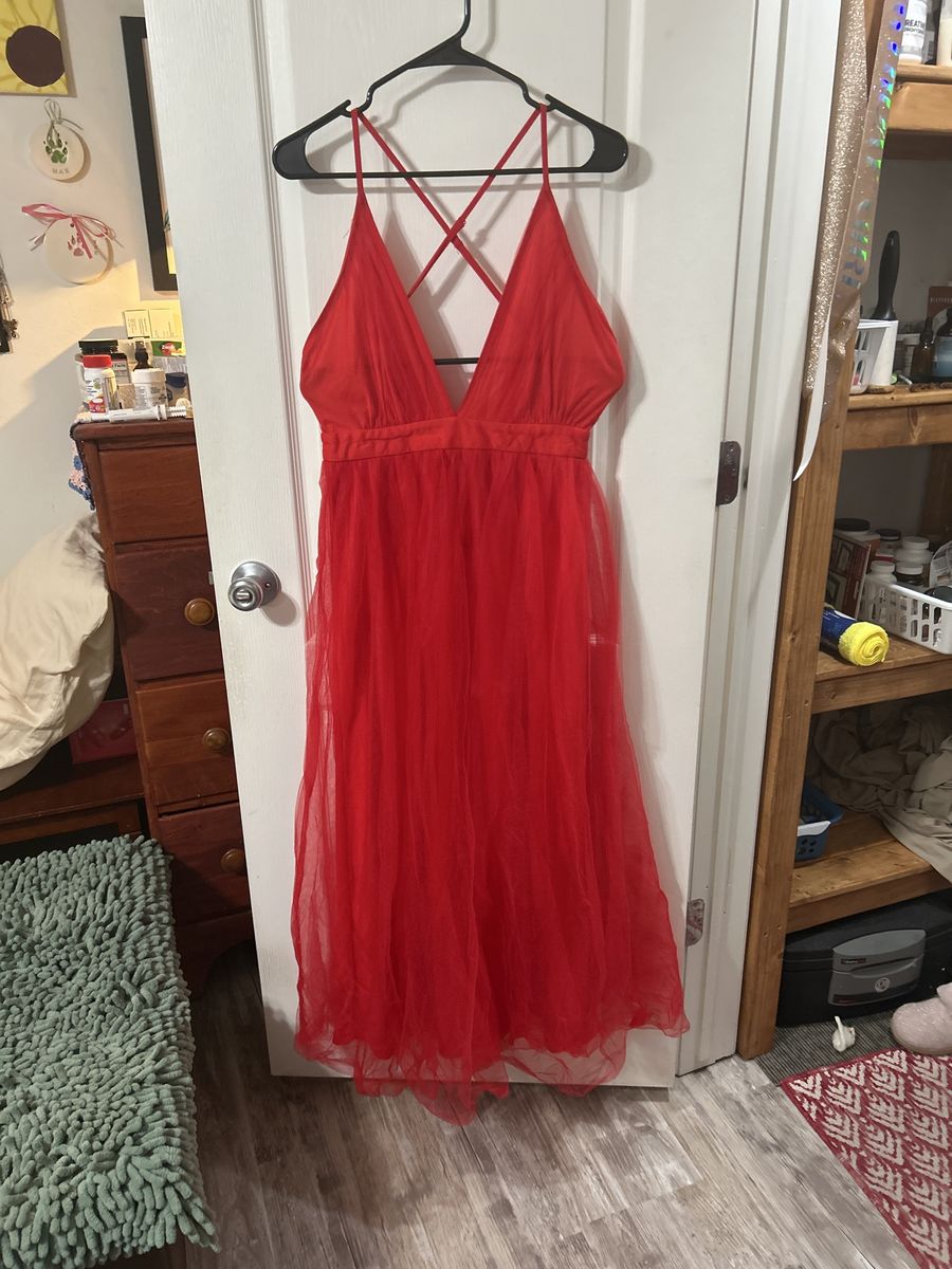 Red Tulle Deep V-Neck Cross-Back Maxi Dress, Size Medium