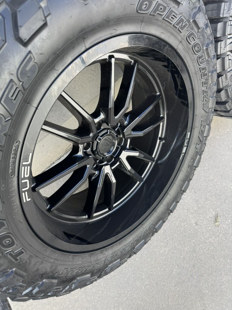 22X10 Fuel Clash Wheels -18 6x135. 37/12.5/22 Toyo