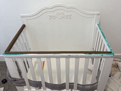 White Wooden Baby Crib with Mattress and Rail Covers