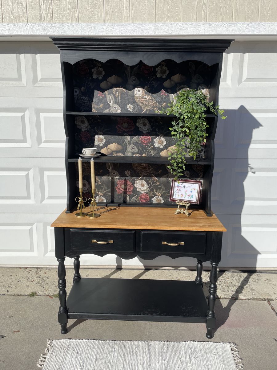 Darling Wooden Hutch