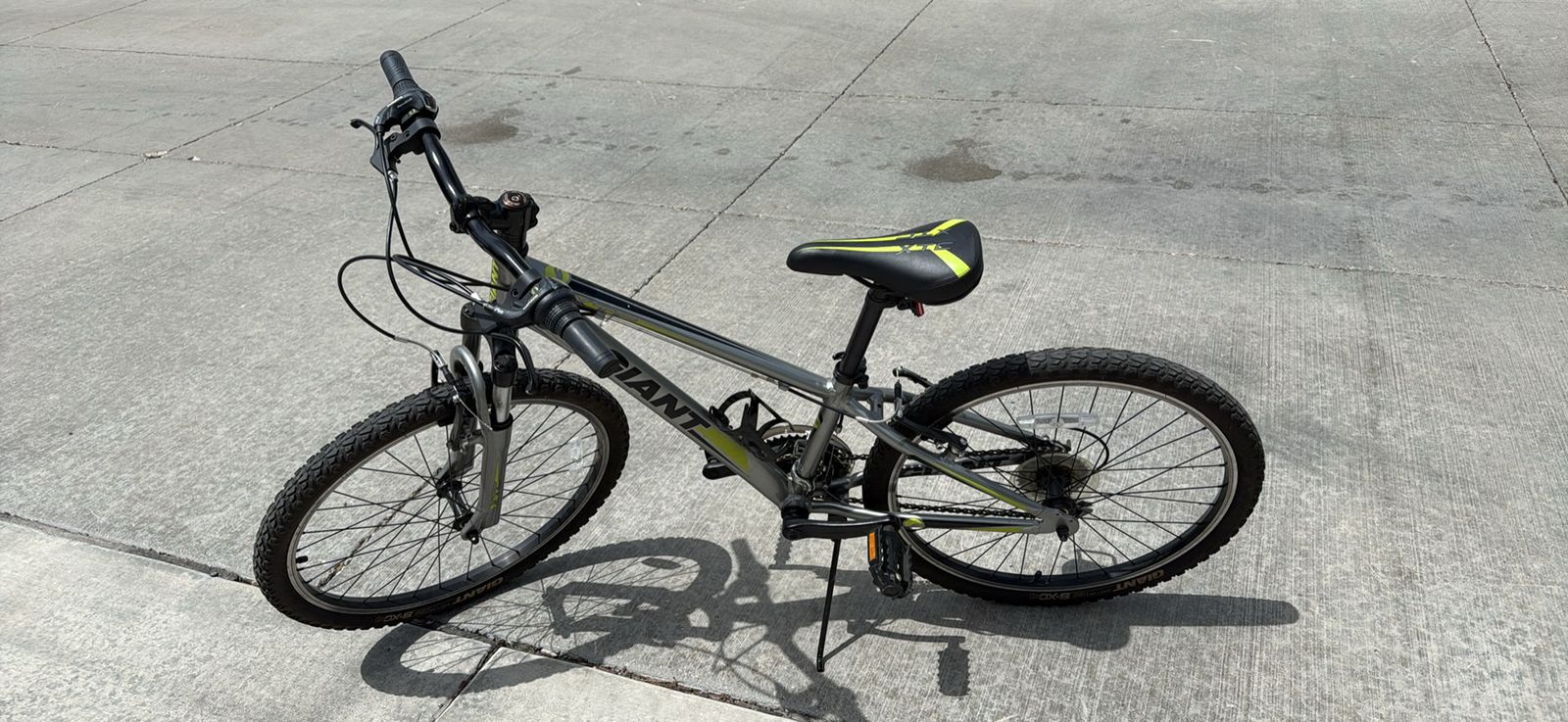 Giant XTC mountain bike 24x1.95 tires