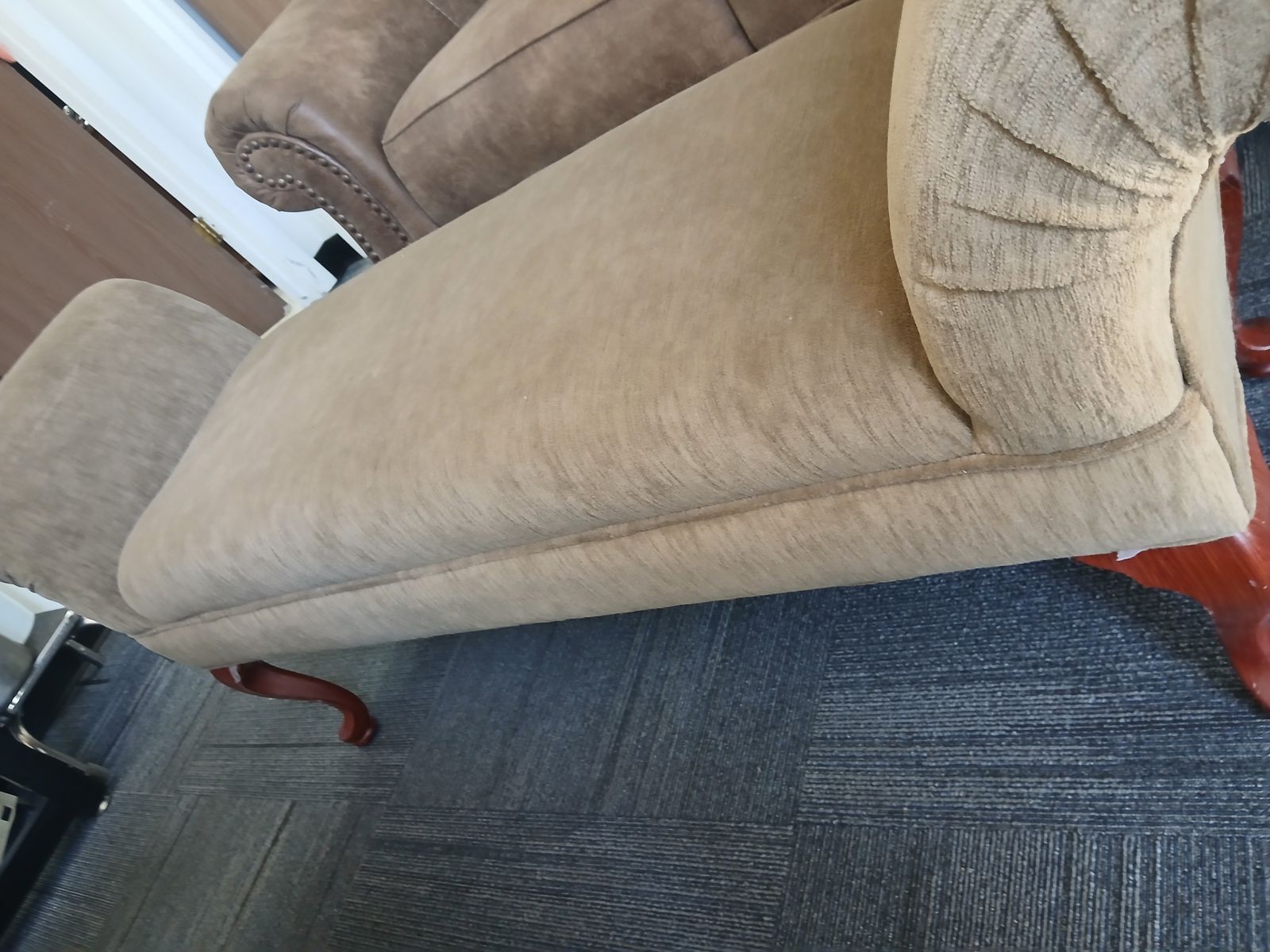Beige Lounge Bench with Wood Legs