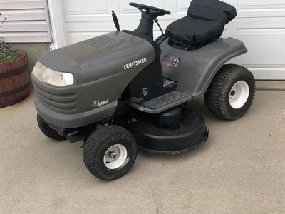 CRAFTSMAN RIDING LAWNMOWER