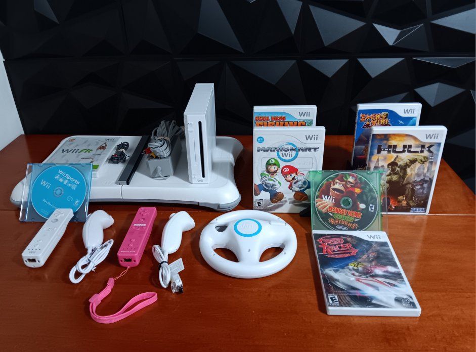 Nintendo Wii Console White, Controllers,Accessories & 8 Great Games! Tested. Excellent Conditions!