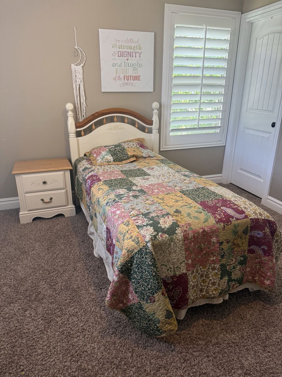 Twin bedroom set