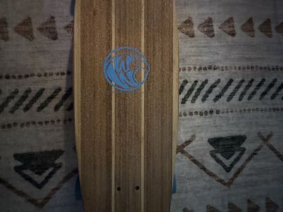 White wave longboard