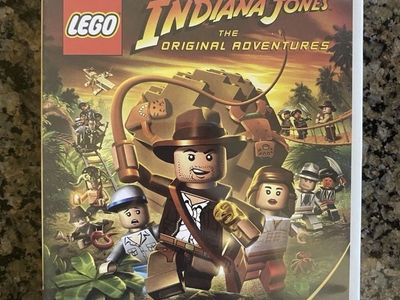 LucasArts LEGO Indiana Jones: Original Adventures w/ Case, Disc & Manual - Wii