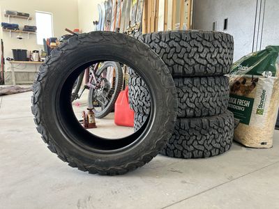 BfGoodrich all-terrain KO2 LT255/55 r18