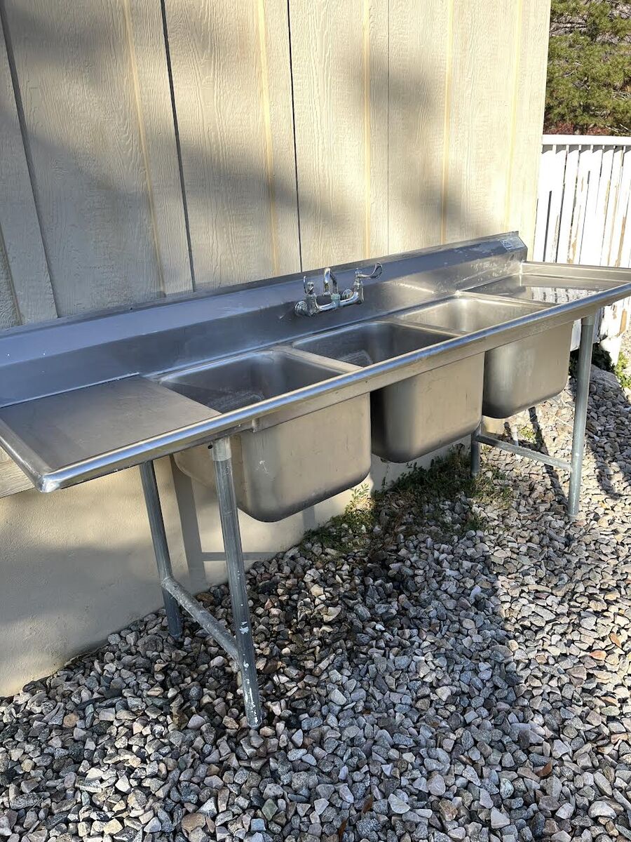 Stainless steel commercial sink