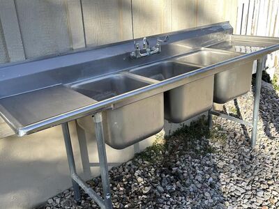 Stainless steel commercial sink