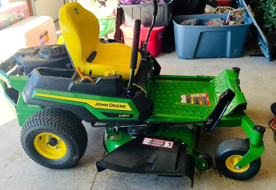 2023 John Deere Z315E Z Trak