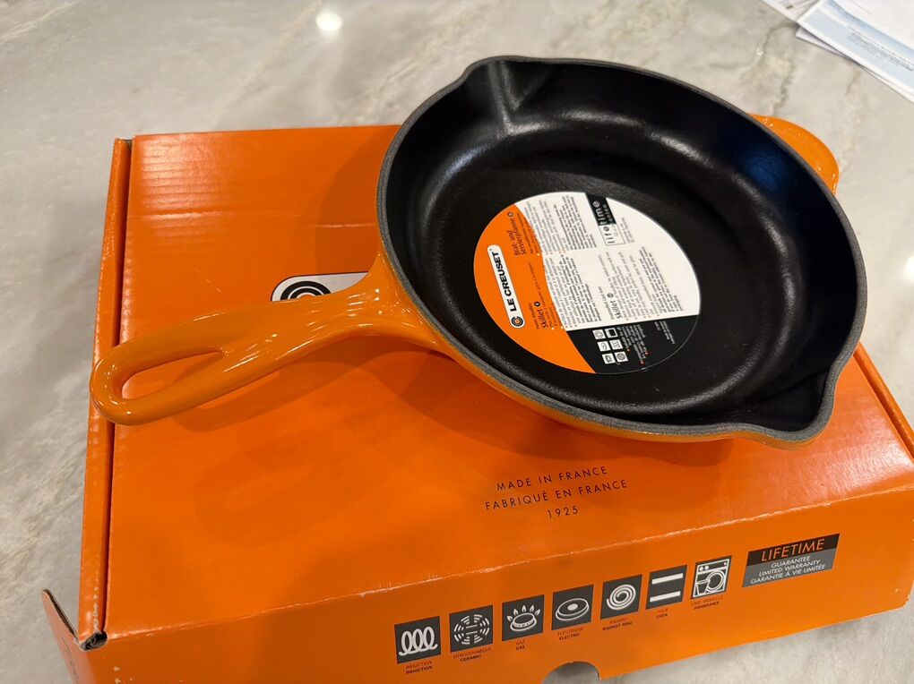 Le Creuset 9 Skillet - New, Flame Color (orange)