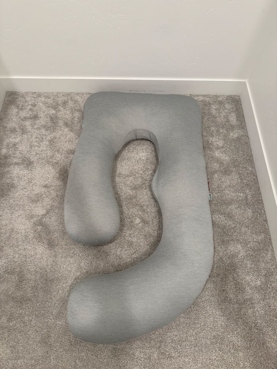 Momcozy Pregnancy Body Pillow – Gray