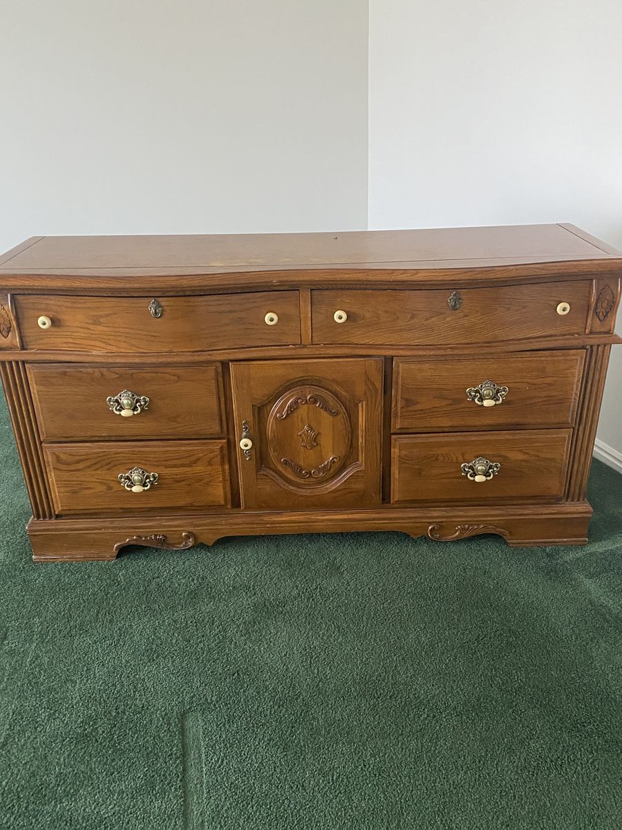 8 drawer dresser