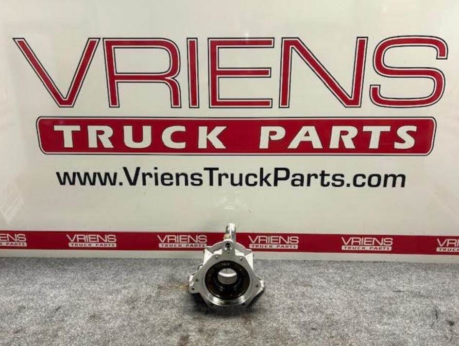 960 261 0218 DT 12 INPUT BEARING RETAINER FOR SINGLE DISC CLUTCH

NEW SEALS