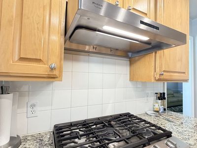 Pacific TruSteam 30" Under Cabinet Range Hood Stainless Steel, 1000 CFM Auto Steam Cleaning