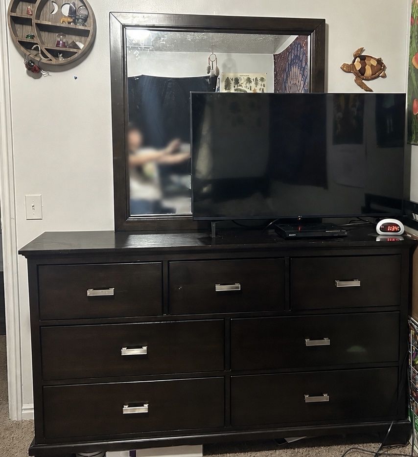 Dresser 