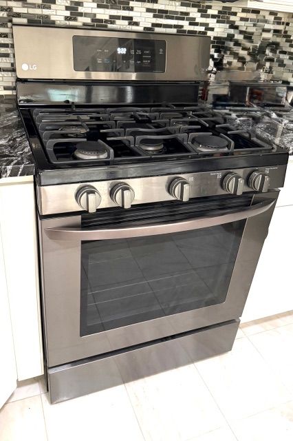 Gas Range Fro Sale - Used