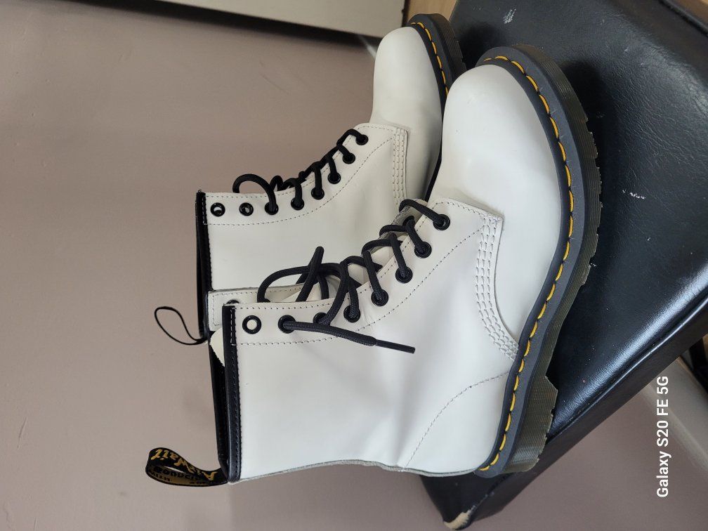 Dr.Martens boots