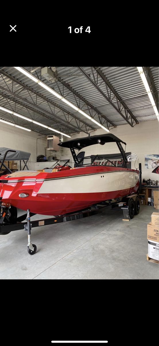 2021 Heyday WTSurf Boat with Tower and Trailer