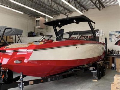 2021 Heyday WTSurf Boat with Tower and Trailer