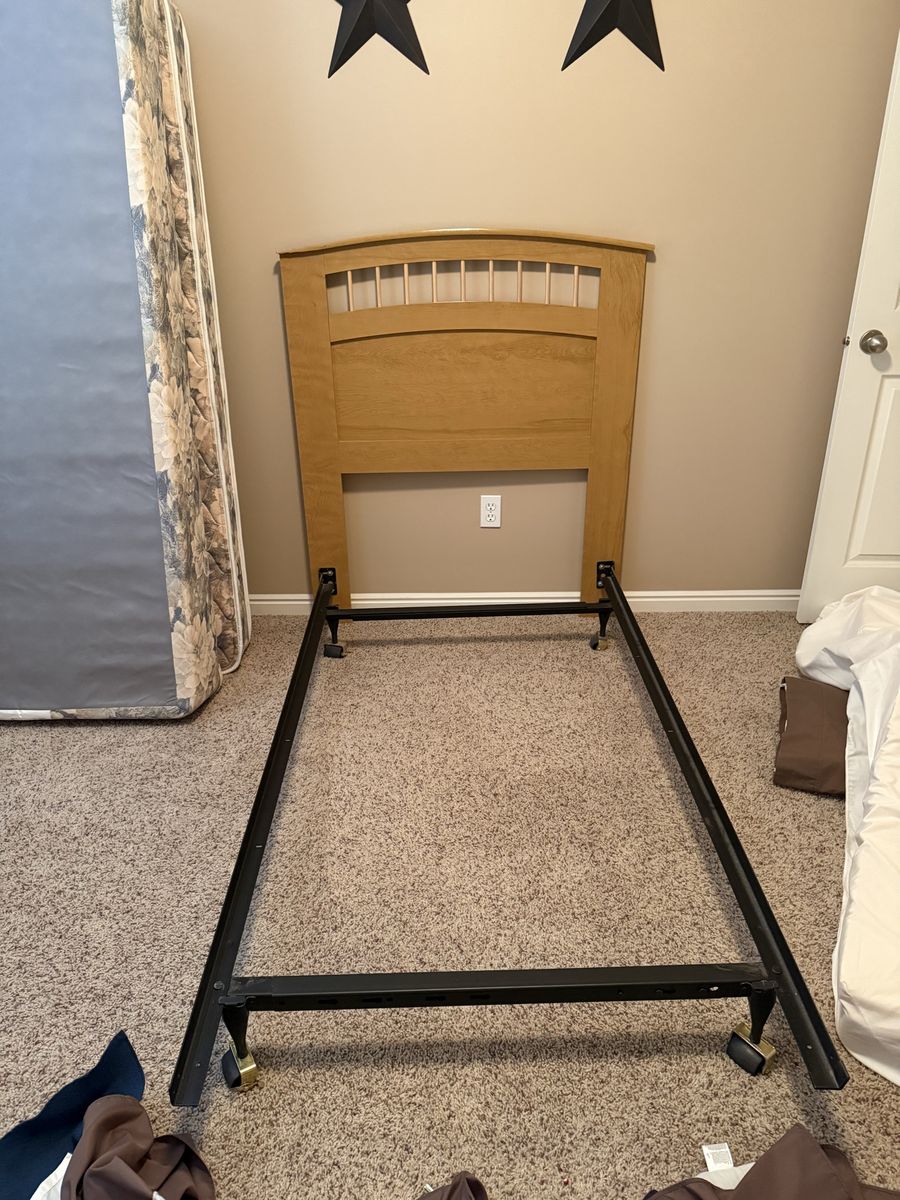 Twin Size Wood Headboard & Metal Bed Frame - Pet & Smoke Free Home