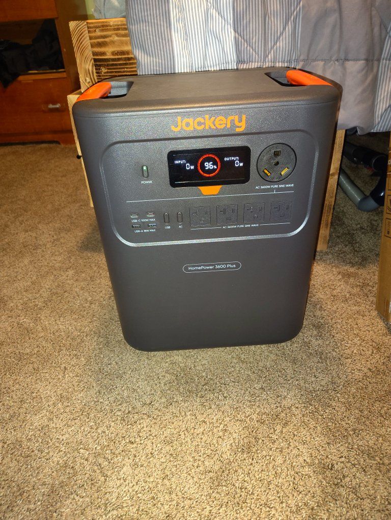 Jackery HomePower 3600 Plus Solar Generator and 2 200W Solar Saga Panel