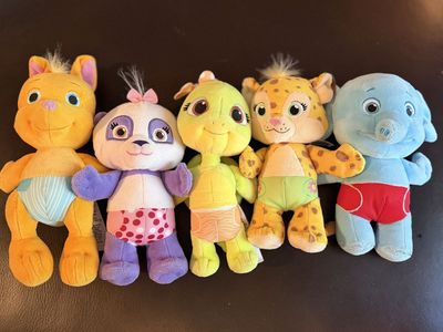 Word Party Set Of 5 Plushies