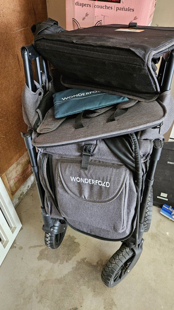 NEW Wonderfold Stroller Wagon Quad - Black/Gray, Excellent Condition, Foldable