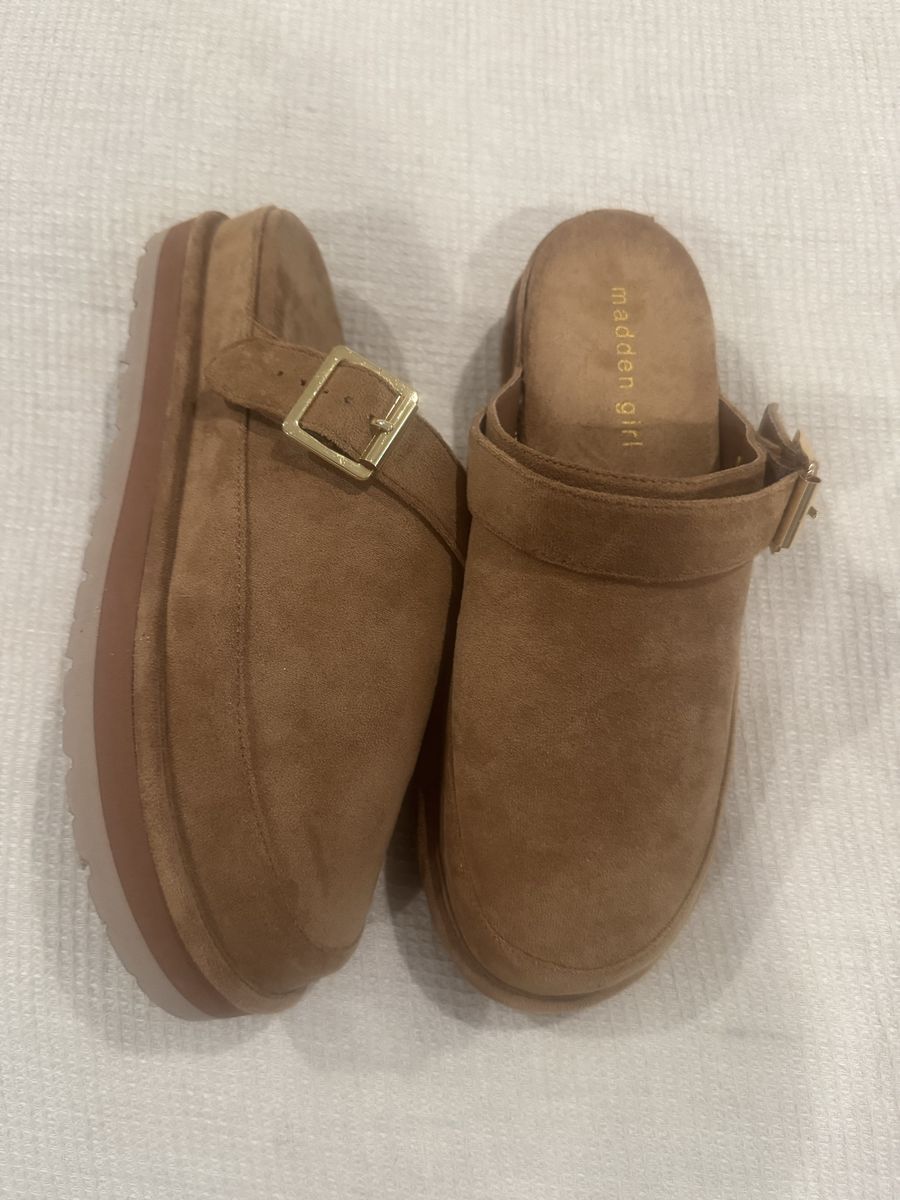 Madden Girl Platform clogs Size 8 - Like New!